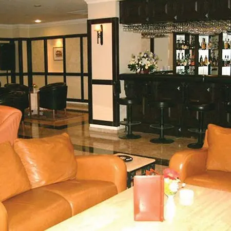 Ramada By Wyndham Taksim מלון